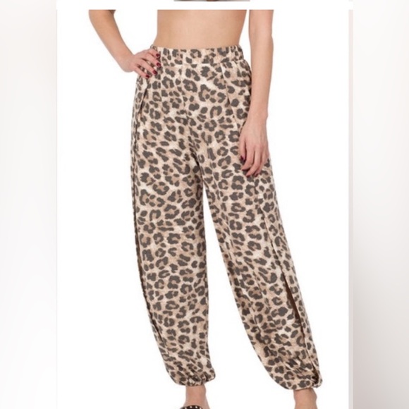 ZENANA WOMEN'S LEOPARD PRINT SPLIT-SIDE
PANTS WITH ELASTIC WAIST & ANKLE - Picture 5 of 6